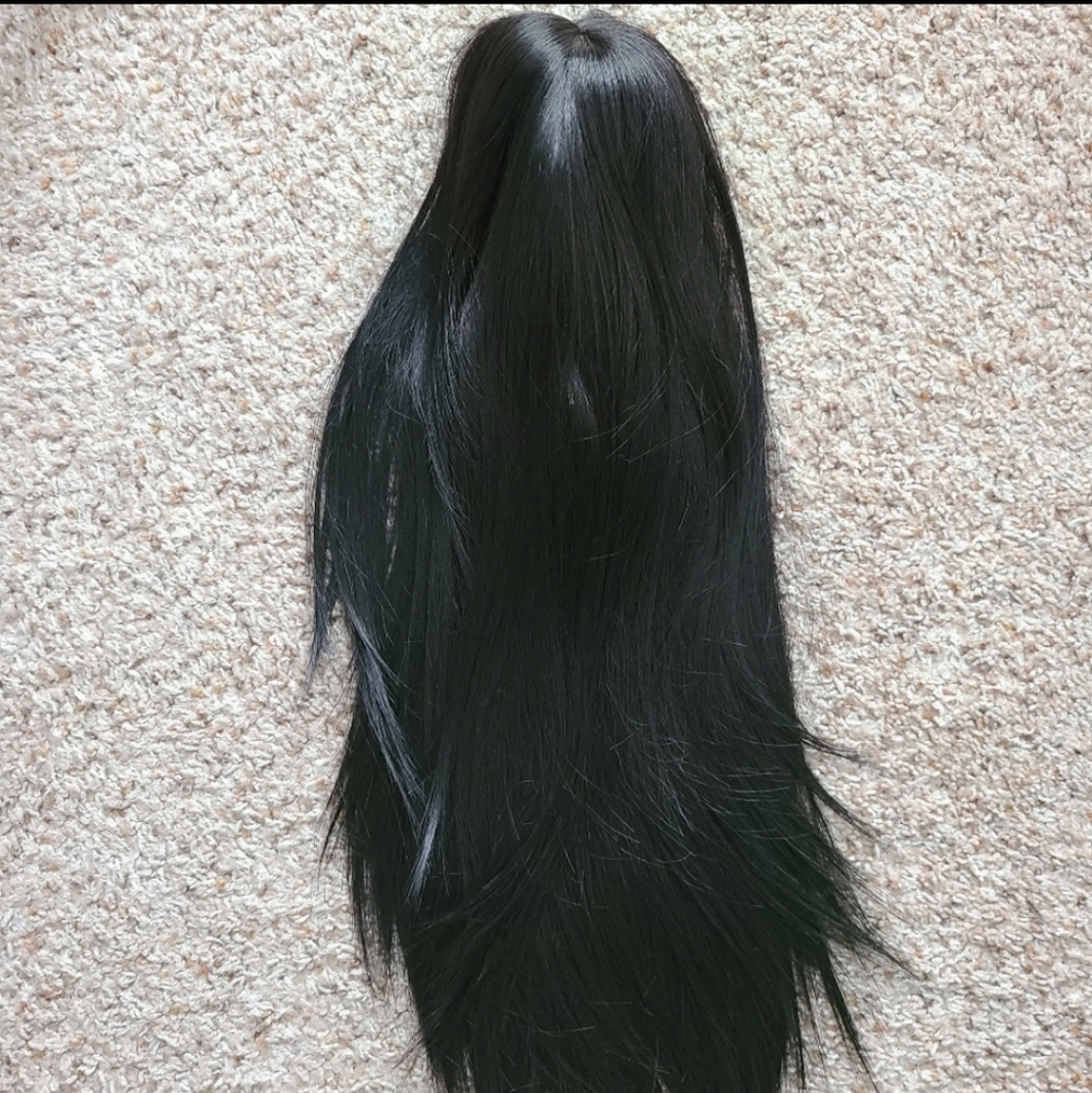 NEW very silky light weight synthetic wig